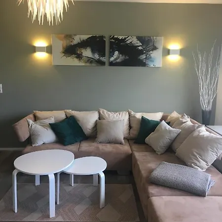 One Seven - Bright Collection Apartment *